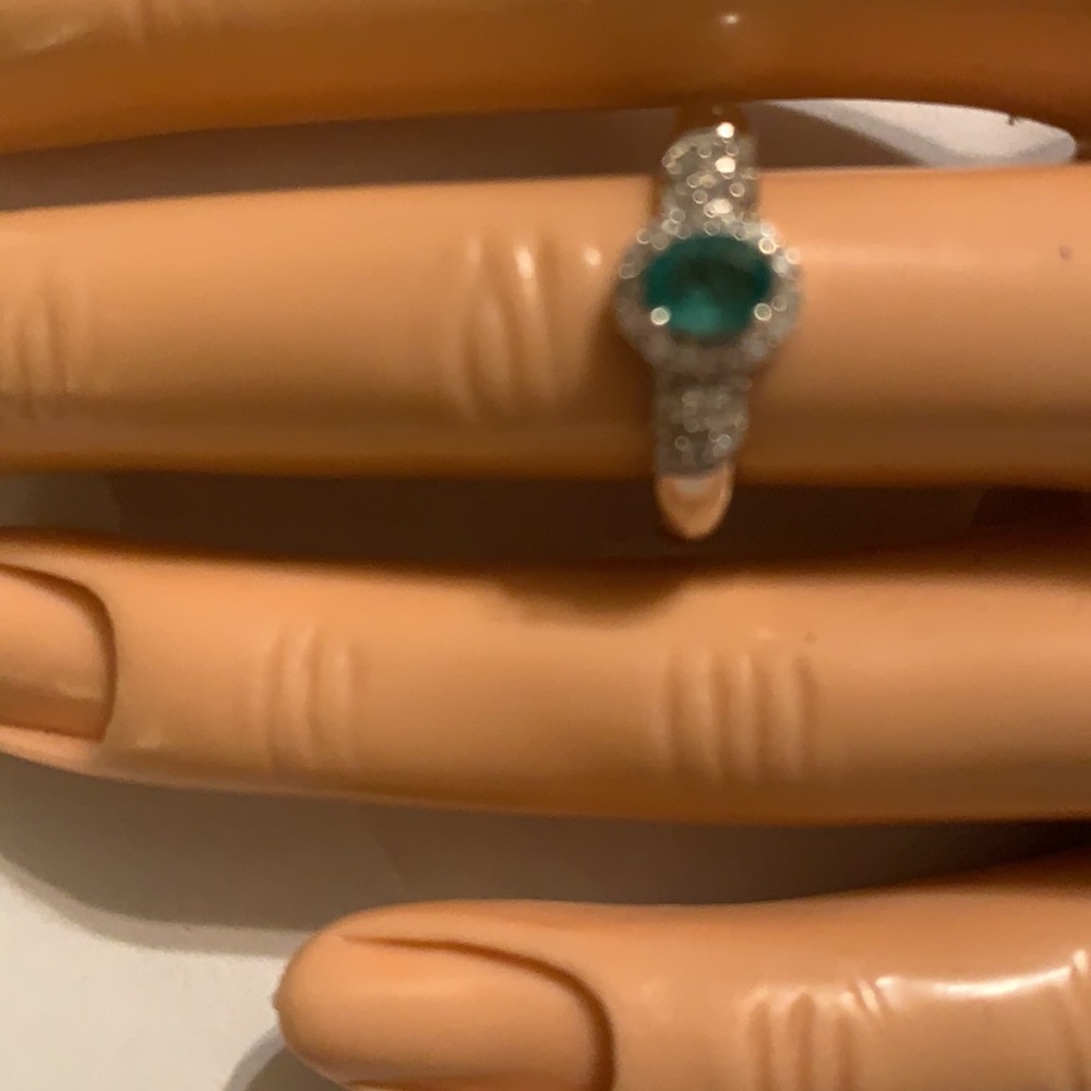 EMERALD RING, SIZE 7 - Picture 5 of 9